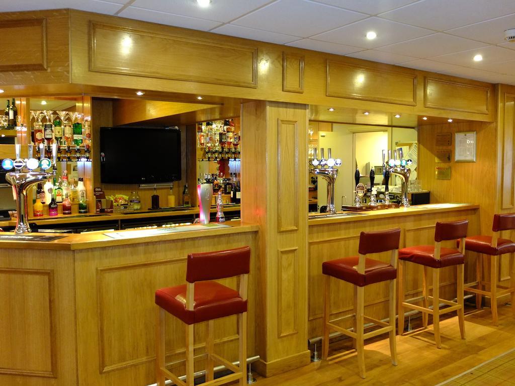 מריפורט The Golden Lion Hotel מראה חיצוני תמונה