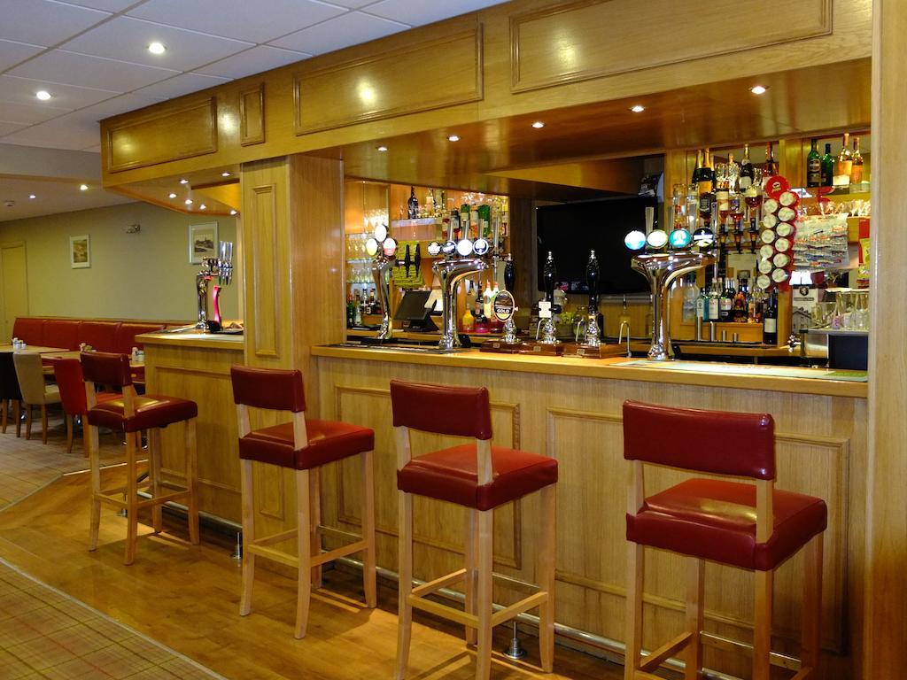 מריפורט The Golden Lion Hotel מראה חיצוני תמונה