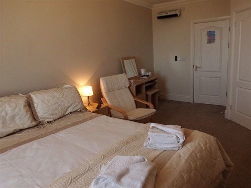 מריפורט The Golden Lion Hotel מראה חיצוני תמונה